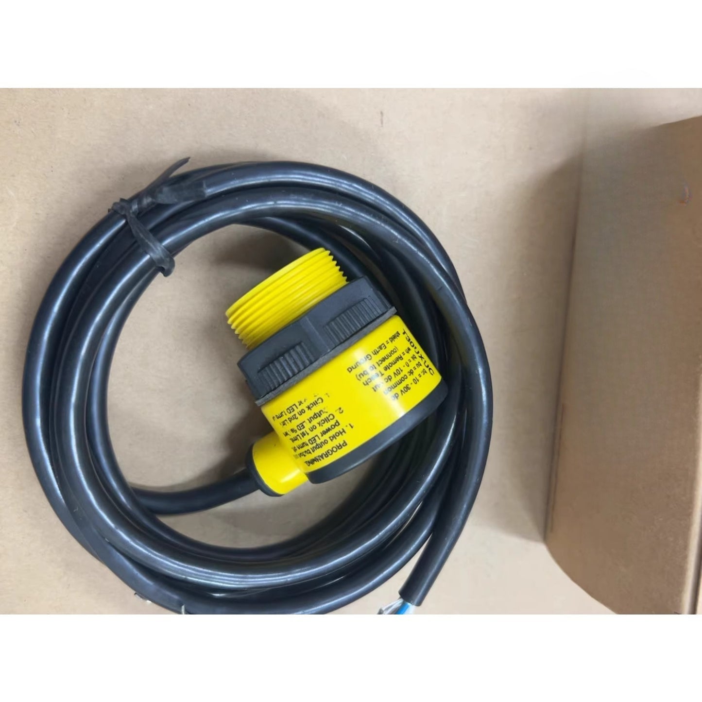 T30UXUC Ultrasonic sensor for Banner