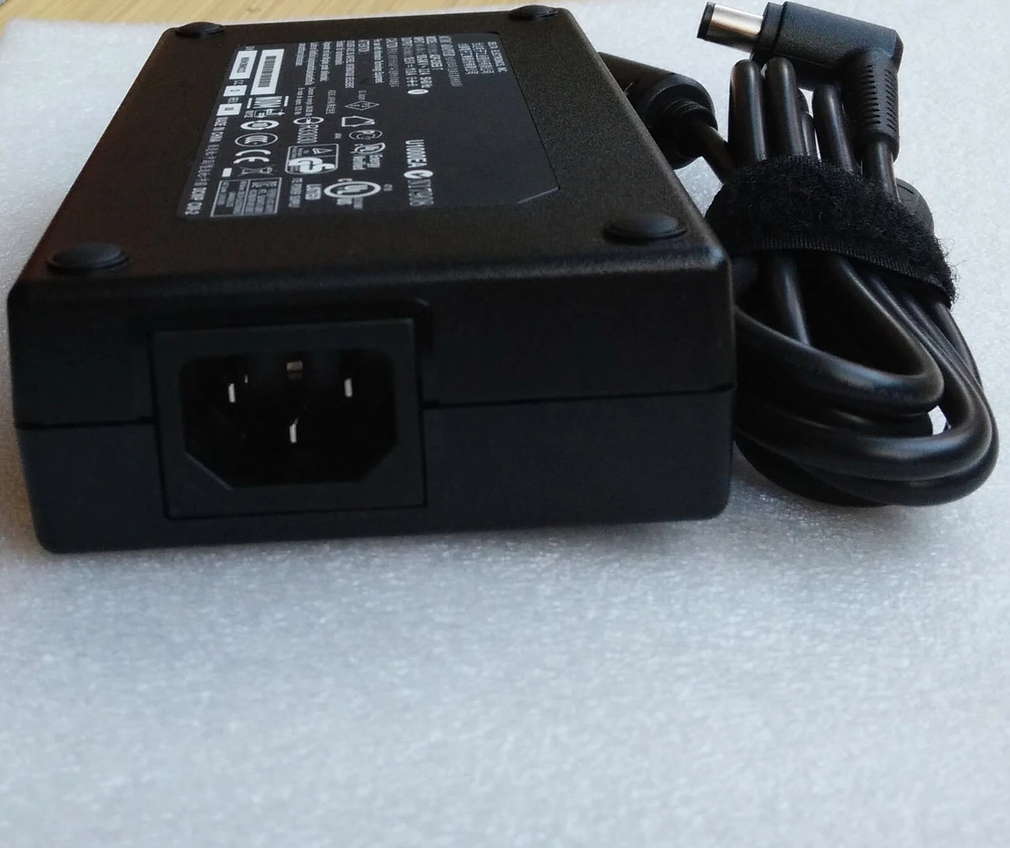 Original 19.5V 11.8A AC Adapter for MSI GT73VR 6RE(Titan SLI 4K)-072PL