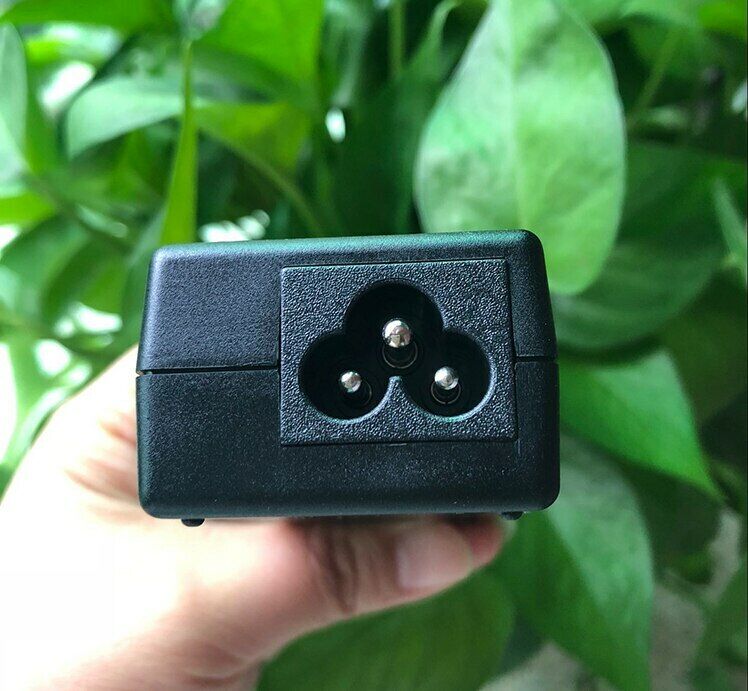 Power Adapter For Panasonic 16V 3.75A CF-19 CF-AA6373A CF-AA6372B 5.5*2.5mm