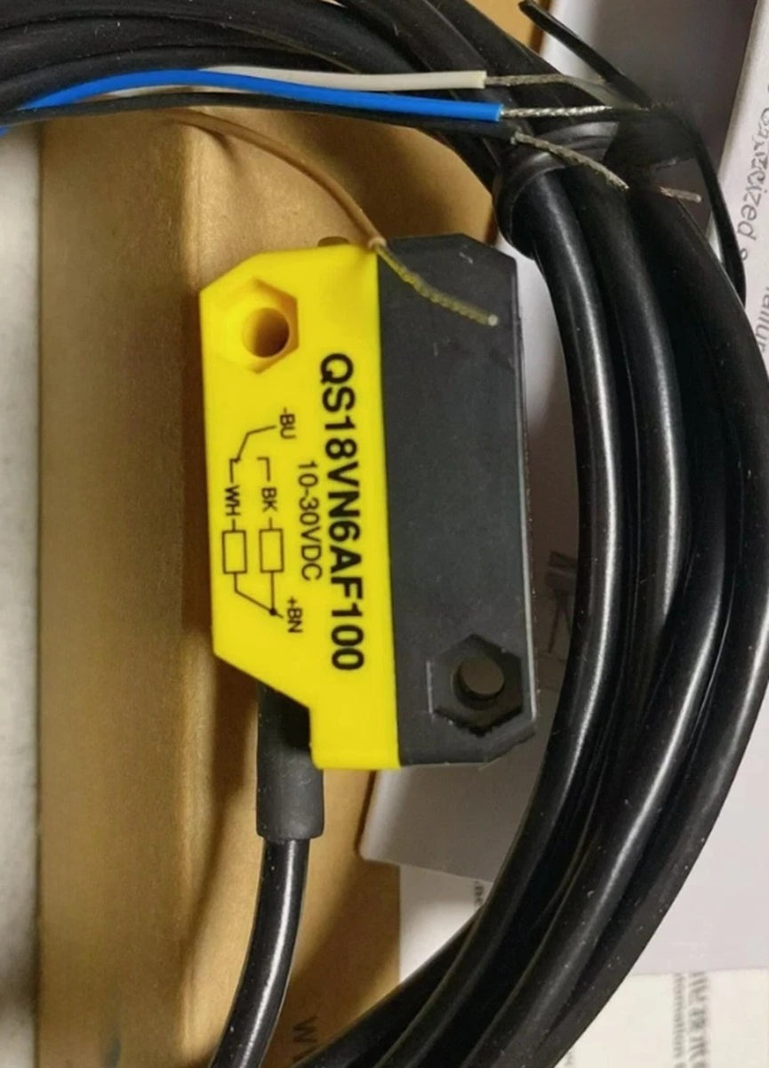 QS18VN6AF100 Photoelectric sensor switches for Banner